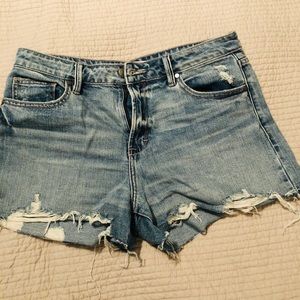 Distressed high waisted jean shorts (NWOT)
